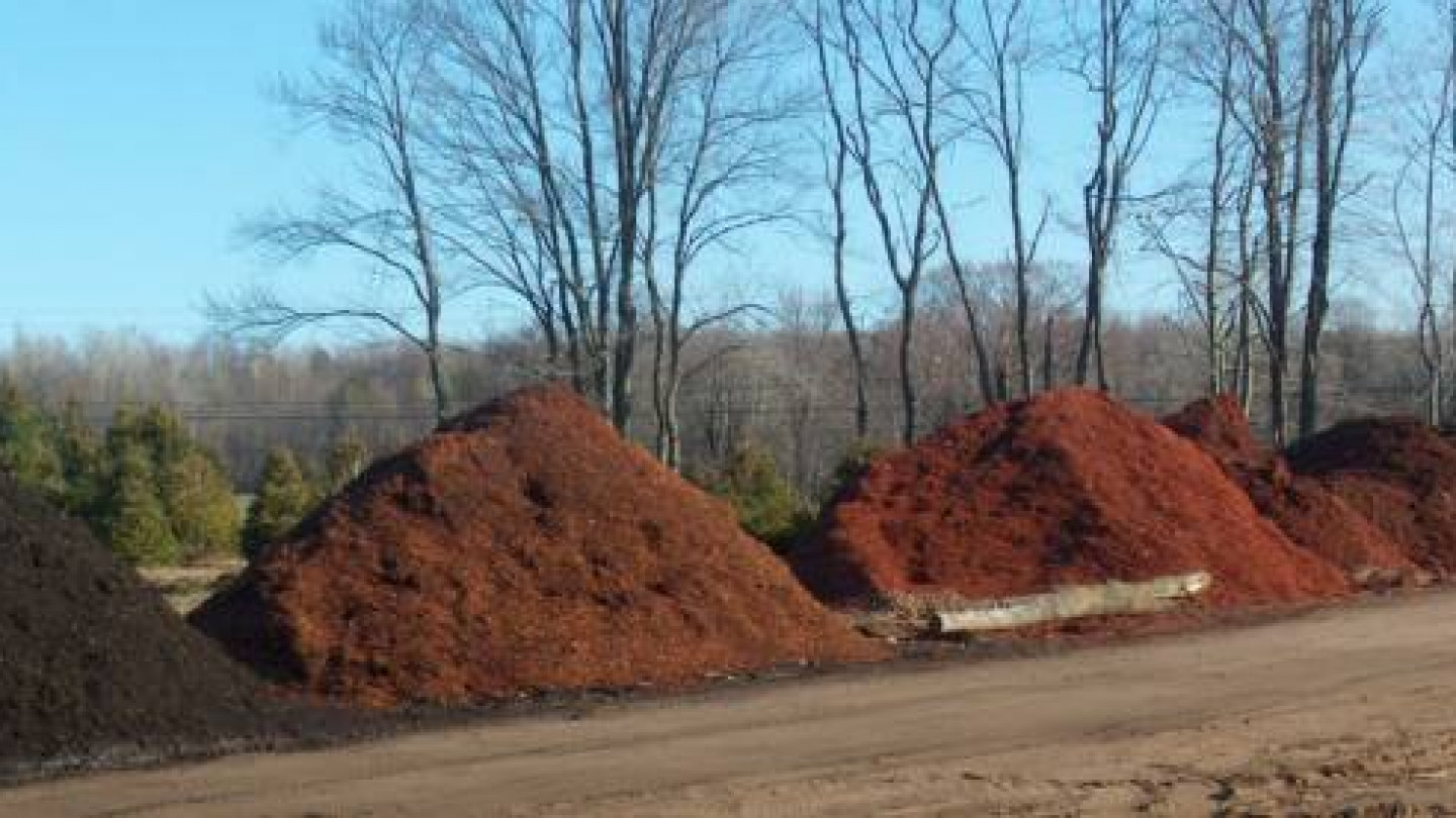 Bulk Mulch Coralville, Iowa City, IA Turf Masters Lawn & Landscape